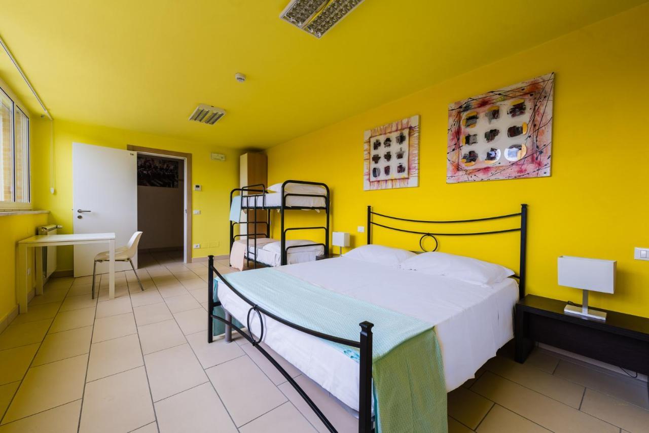 Eliopoli Beach Hostel & Restaurant 蒂勒尼亚 外观 照片