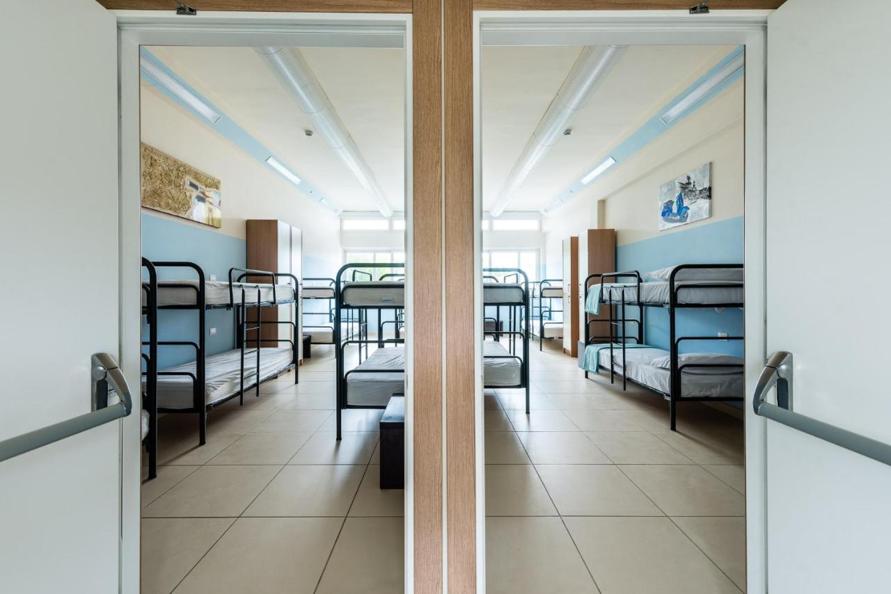 Eliopoli Beach Hostel & Restaurant 蒂勒尼亚 外观 照片