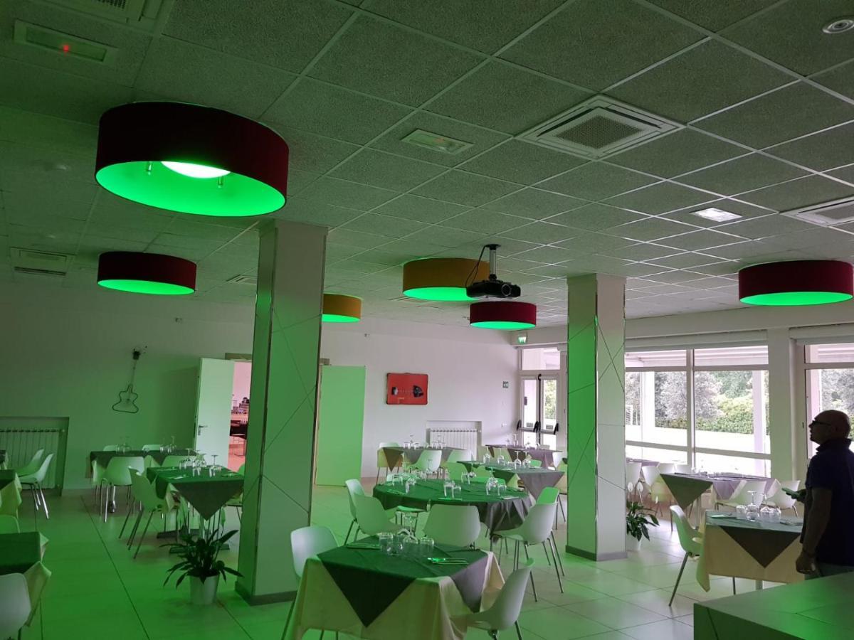 Eliopoli Beach Hostel & Restaurant 蒂勒尼亚 外观 照片