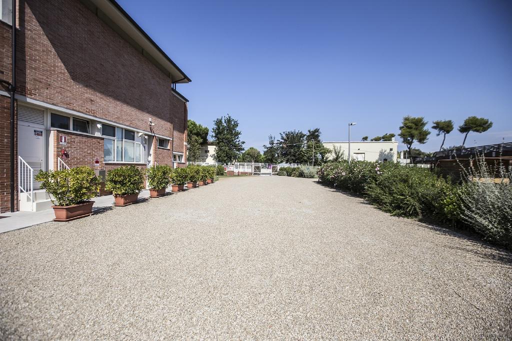 Eliopoli Beach Hostel & Restaurant 蒂勒尼亚 外观 照片